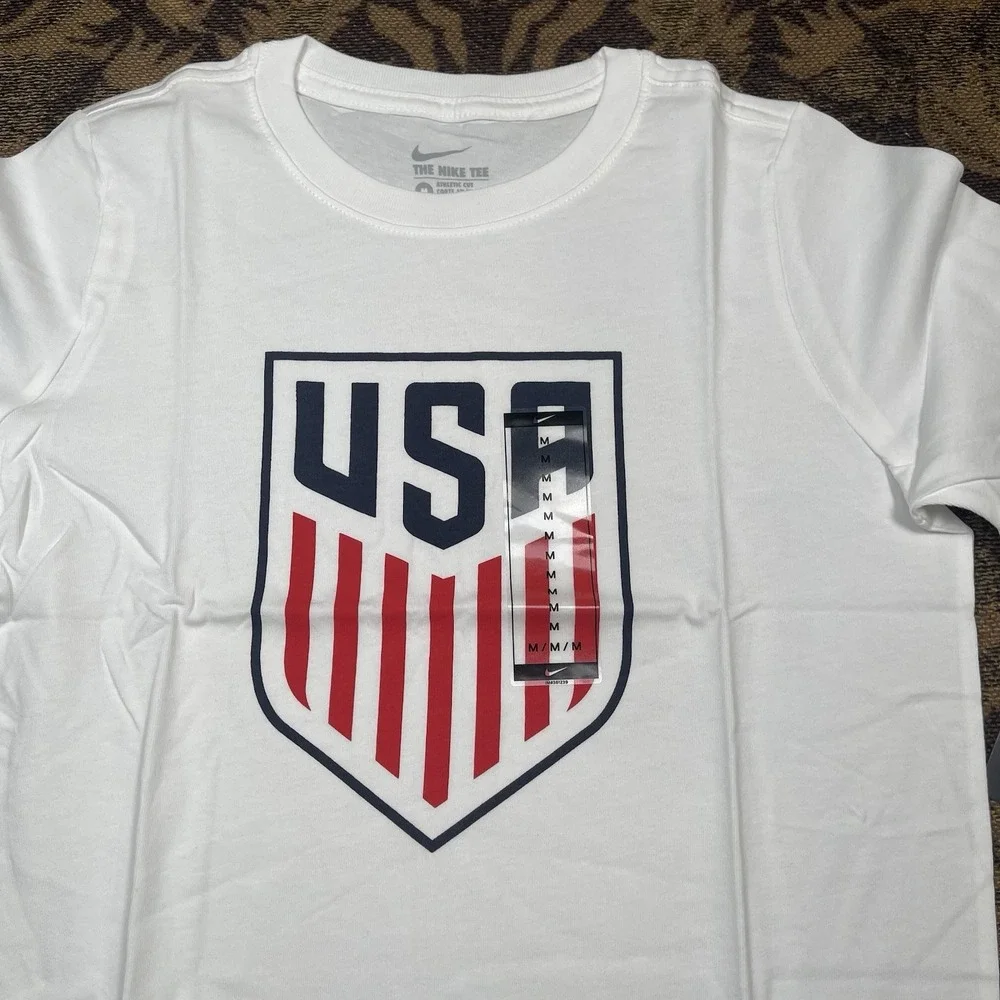 Team USA Soccer Crest White Nike Athletic Cut T-Shirt Youth Size Medium New
